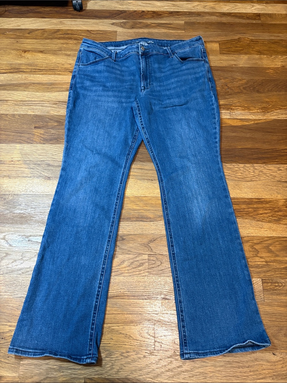 OLD NAVY mid rise bootcut jeans